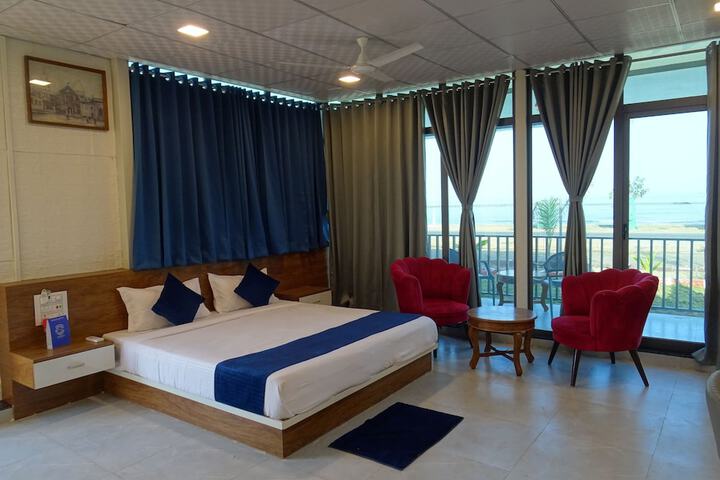 Room 8 of 35