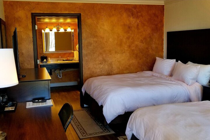 Room 12 of 39