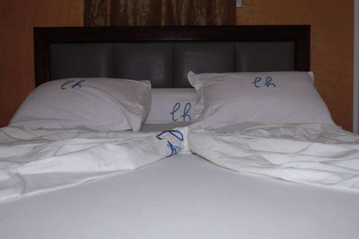 Room 2 of 58
