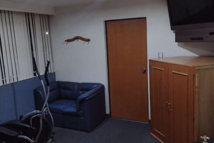 Room 12 of 19