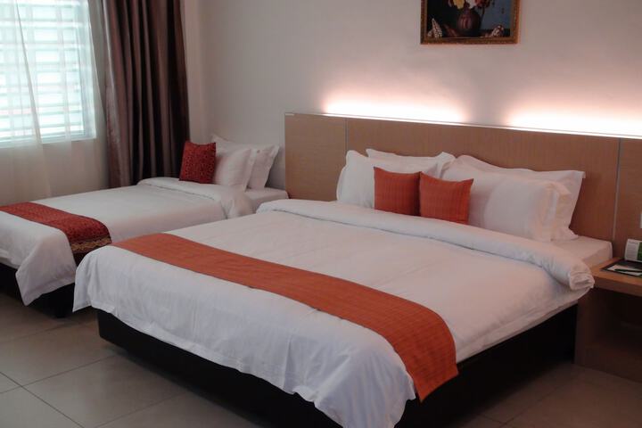 Room 8 of 43