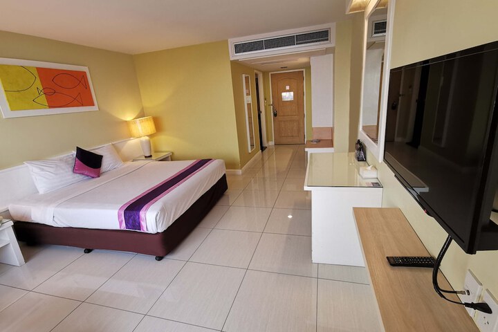 Room 26 of 60