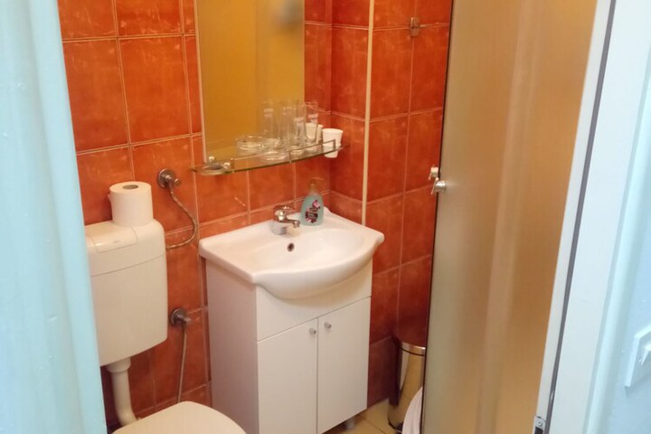 Room 32 of 58