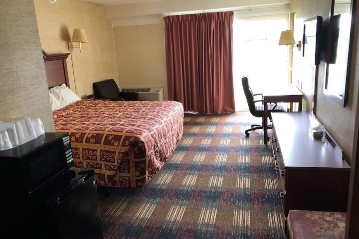 Standard | King Bed (5 of 12)