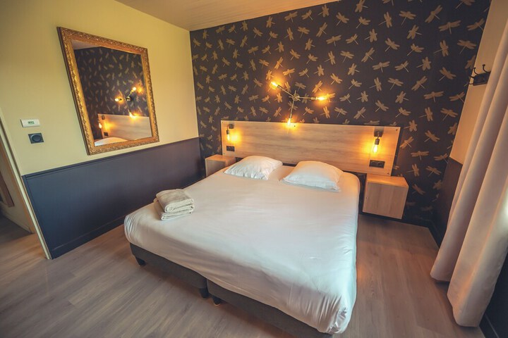 Room 2 of 34