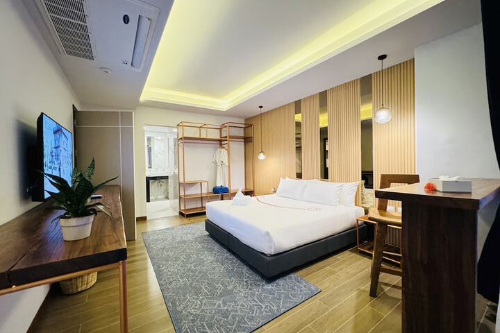 Room 52 of 336