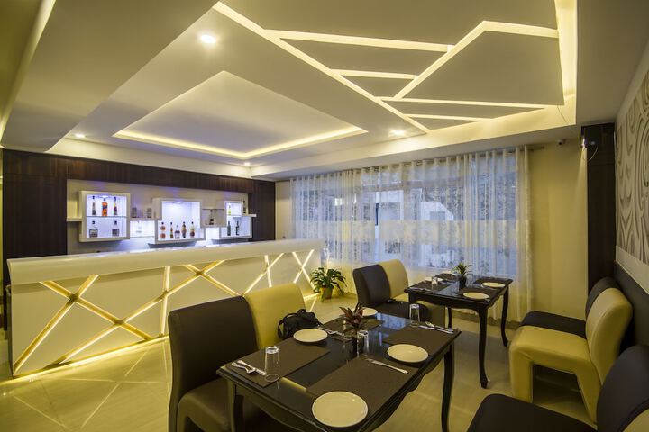 Lounge 19 of 22