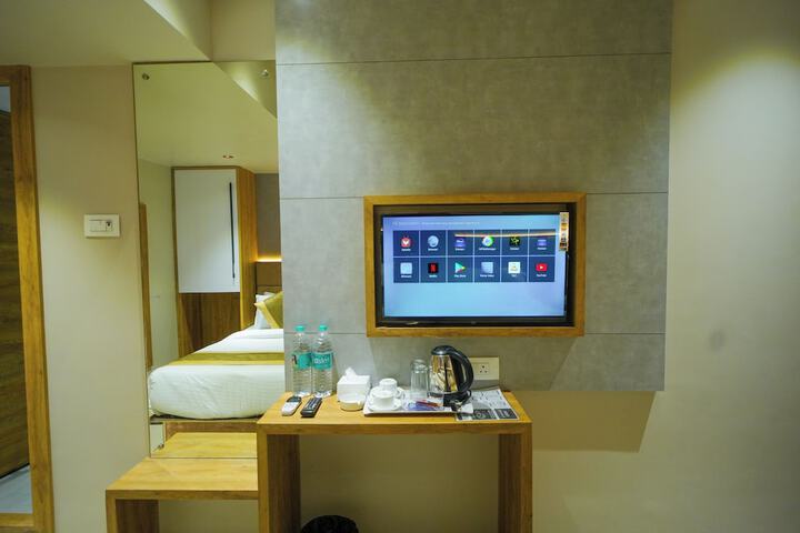 Room 3 of 18