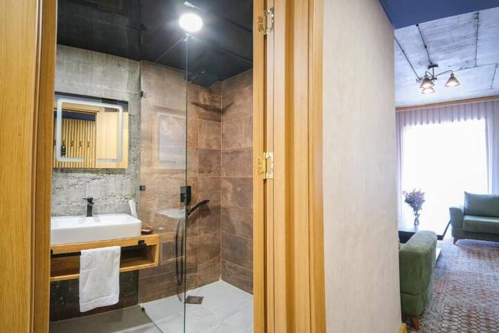 Room 32 of 45