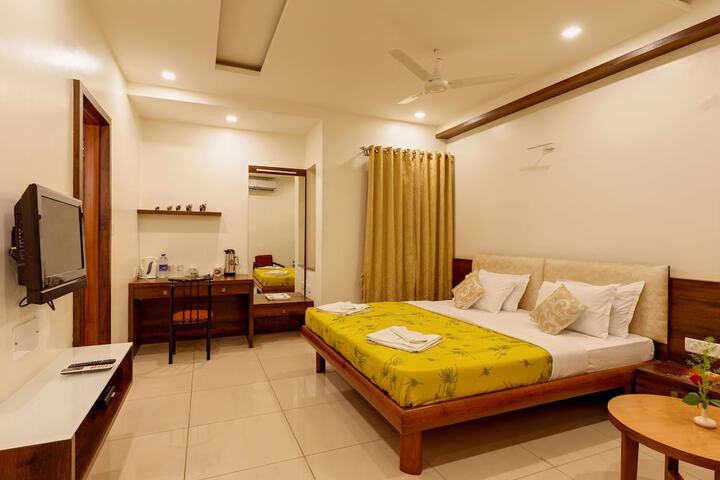 Room 2 of 24