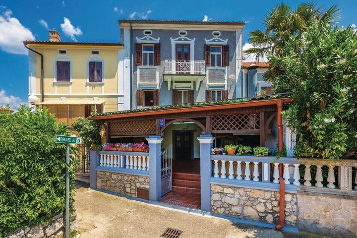 Stunning Home in Omisalj With Wifi and 4 Bedrooms