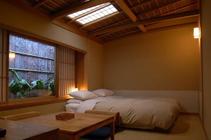 Room 15 of 60