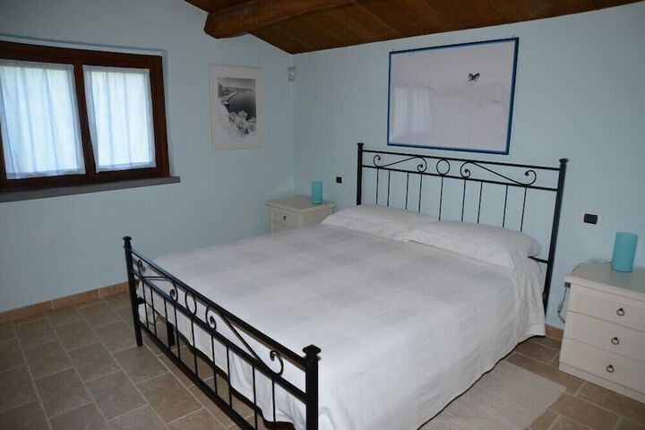 Room 10 of 17