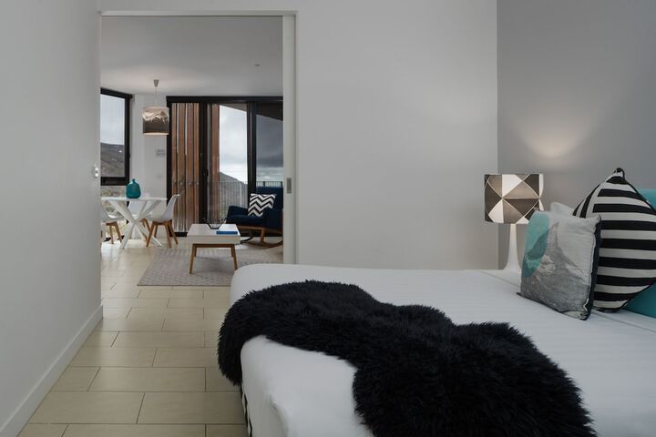 Room 2 of 20