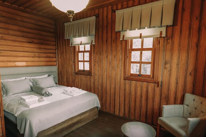 Room 5 of 23