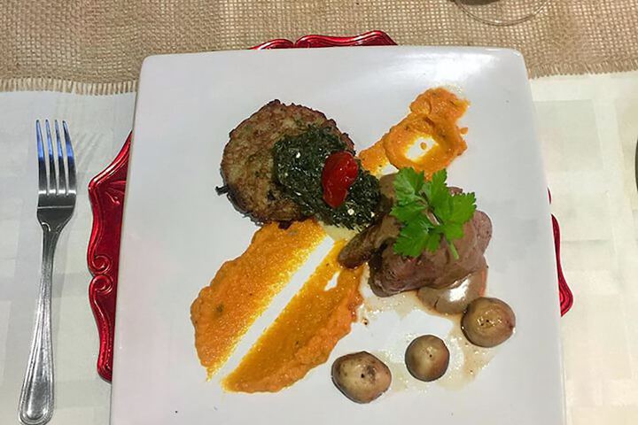 Dining 10 of 81