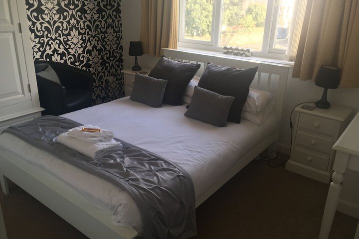 Room 4 of 25