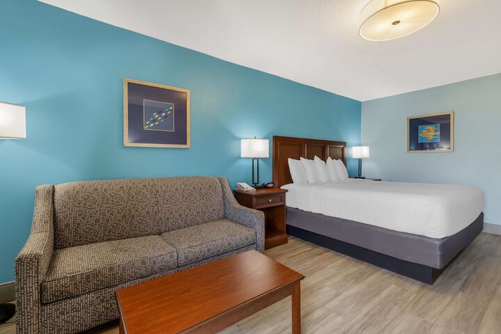 Room 10 of 31