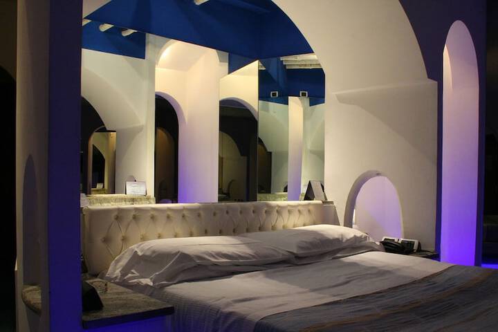 Room 14 of 28