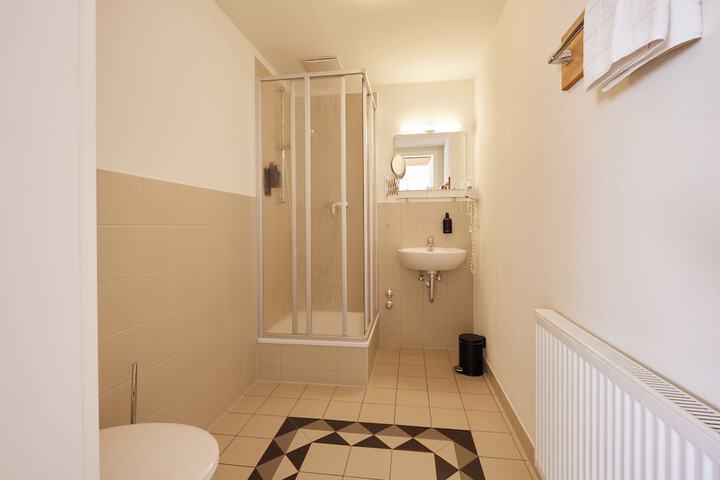 Room 10 of 20