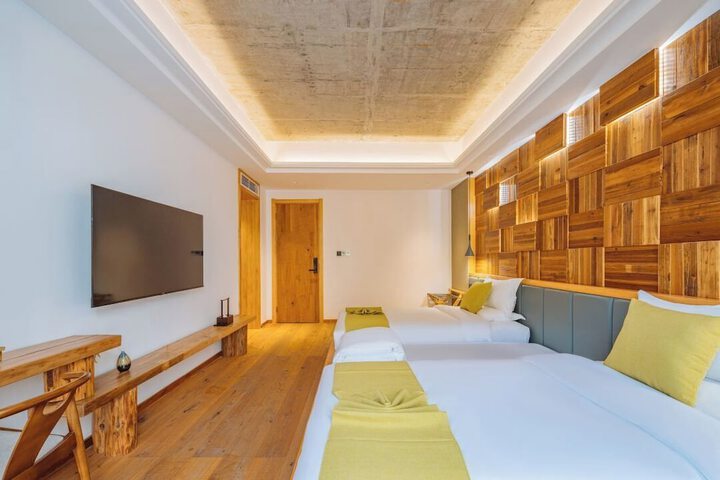 Room 92 of 259