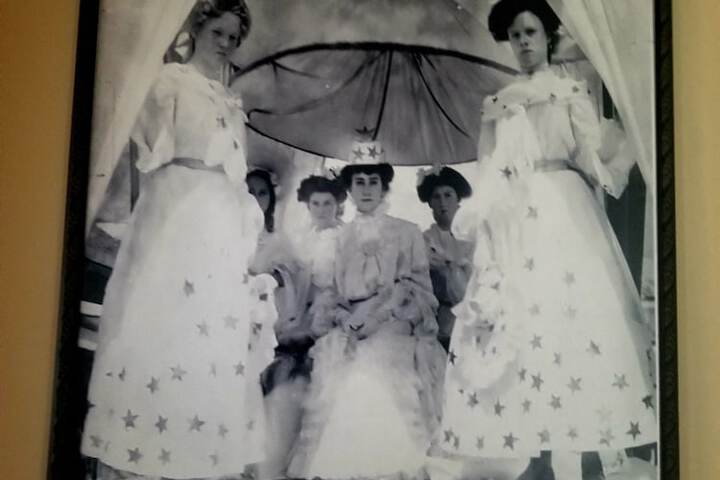 Ballroom/Hall 42 of 47