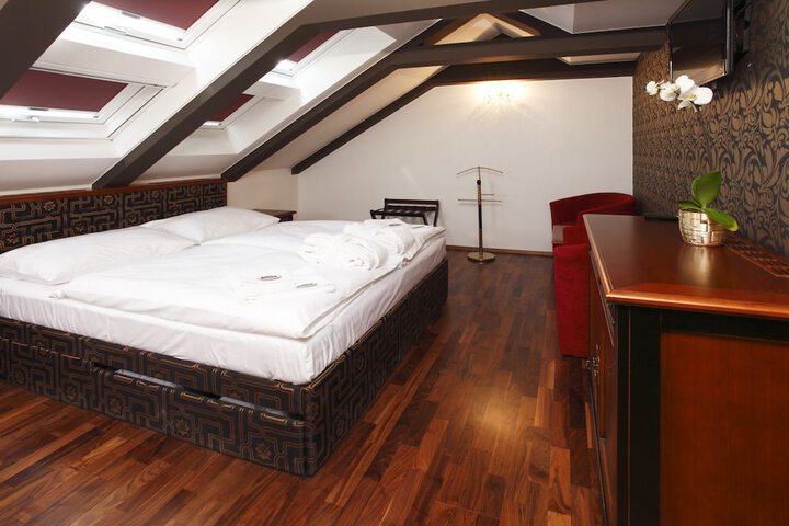 Room 7 of 53