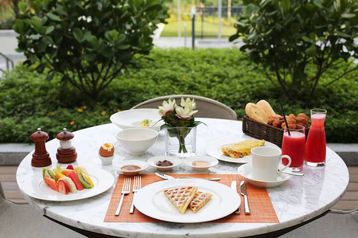 Breakfast/Coffee Service 97 of 137