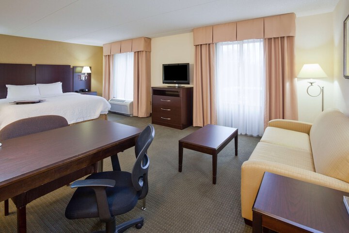 1 King Bed (4 of 22)