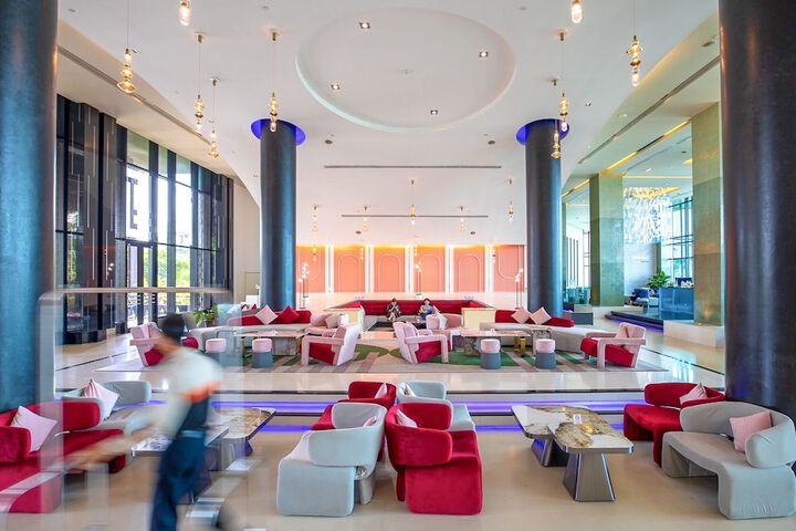 Entrance & Lobby