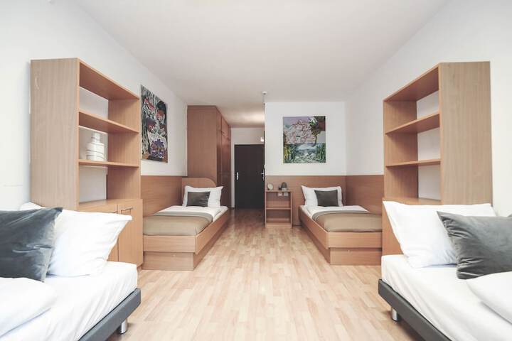 Room 5 of 27