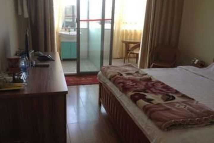 Room 2 of 7