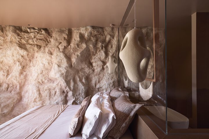 Room 2 of 25