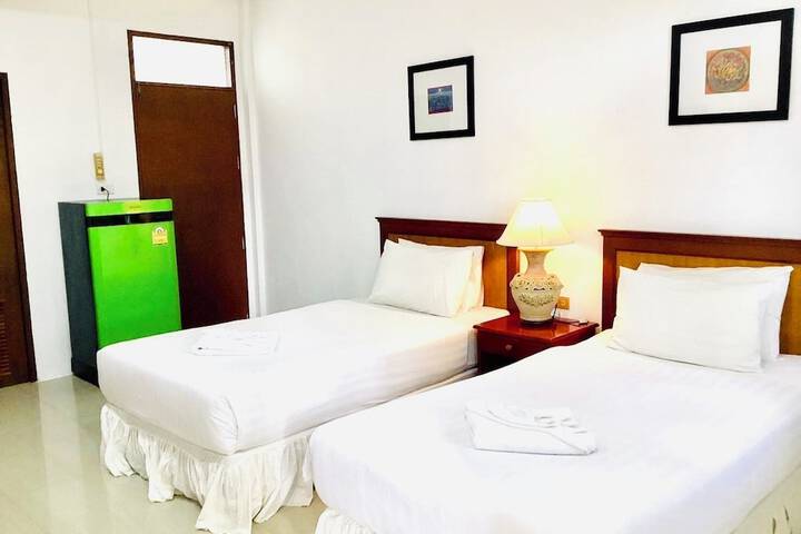Room 52 of 103
