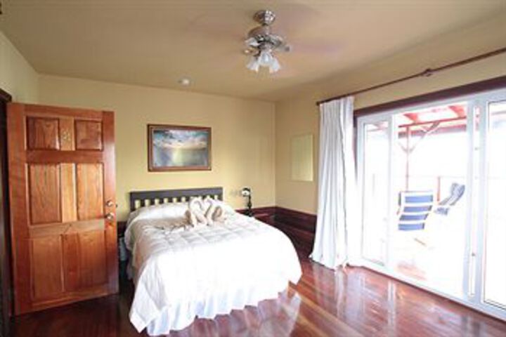 Room 11 of 25