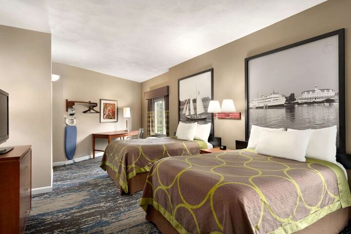2 Double Beds (11 of 11)