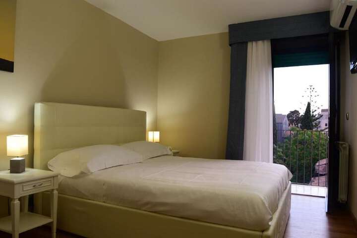 Room 8 of 22