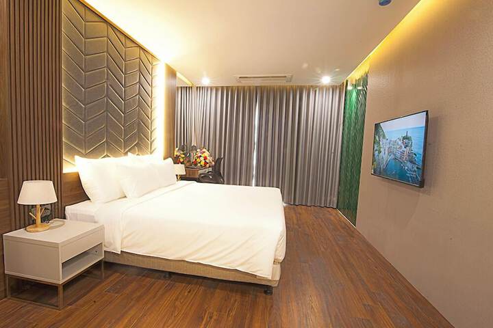 Room 14 of 28