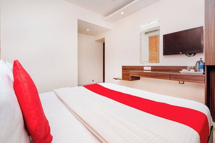 Room 32 of 90