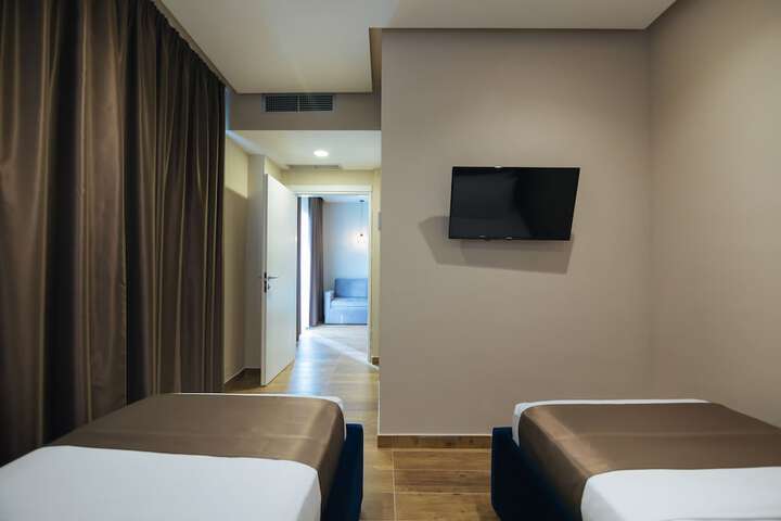 Room 13 of 54