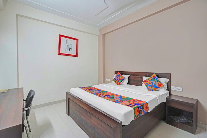 Room 10 of 26