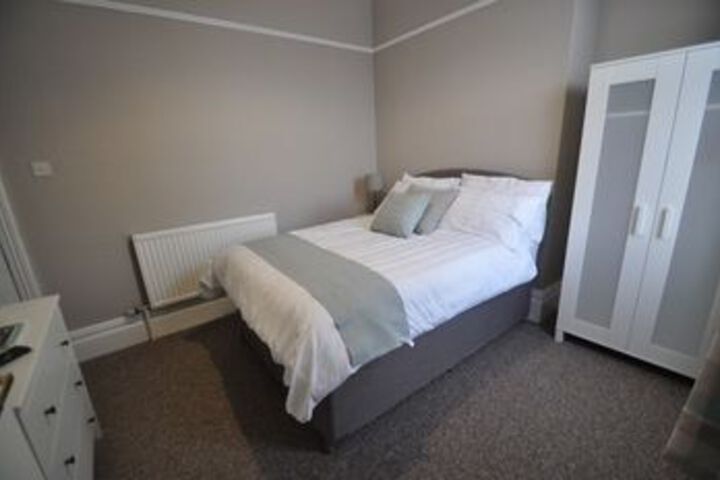 Room 28 of 60