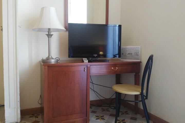 Room 16 of 30