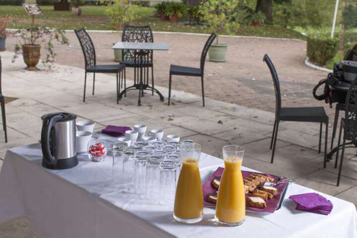 Breakfast/Coffee Service 75 of 153
