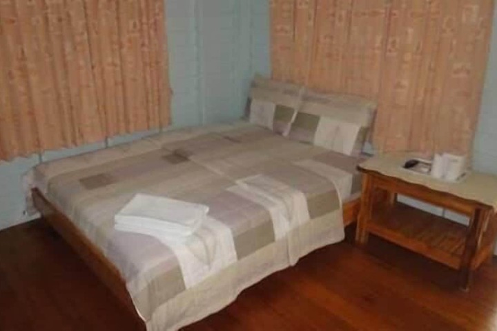 Room 2 of 8