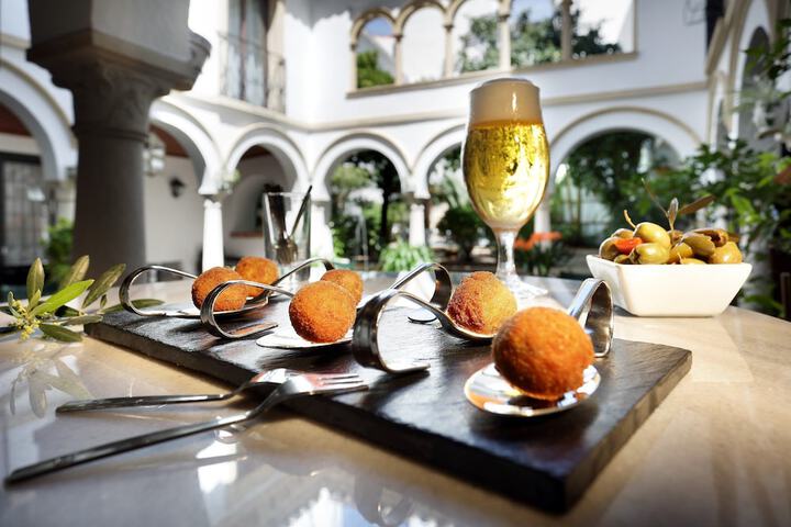 Dining Photos