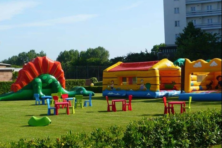 Children's play area - outdoor