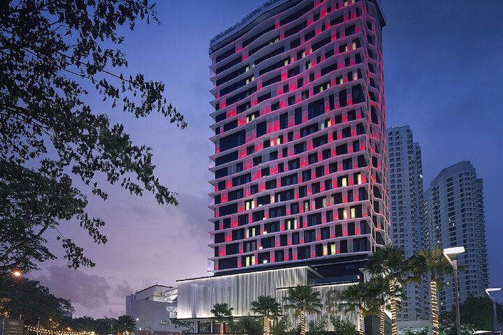 Hero Image 1 of 40