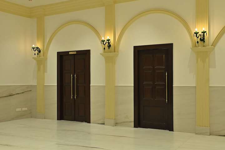 Ballroom/Hall 124 of 161