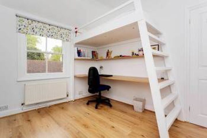 Room 10 of 23